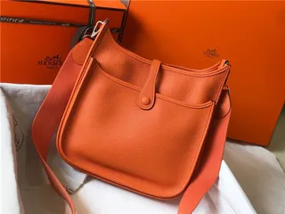 Hermès Evelyne Perforado H Logo Naranja Bolsa bajo el brazo 9