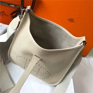 Hermès Evelyne Perforado H Logo Naranja Bolsa bajo el brazo 10