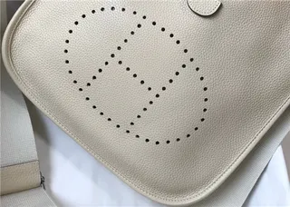 Hermès Evelyne Perforado H Logo Naranja Bolsa bajo el brazo 16