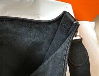 Hermès Evelyne Perforado H Logo Naranja Bolsa bajo el brazo 19