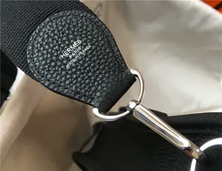 Hermès Evelyne Perforado H Logo Naranja Bolsa bajo el brazo 21