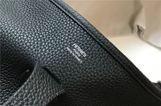 Hermès Evelyne Perforado H Logo Naranja Bolsa bajo el brazo 22
