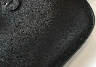 Hermès Evelyne Perforado H Logo Naranja Bolsa bajo el brazo 23