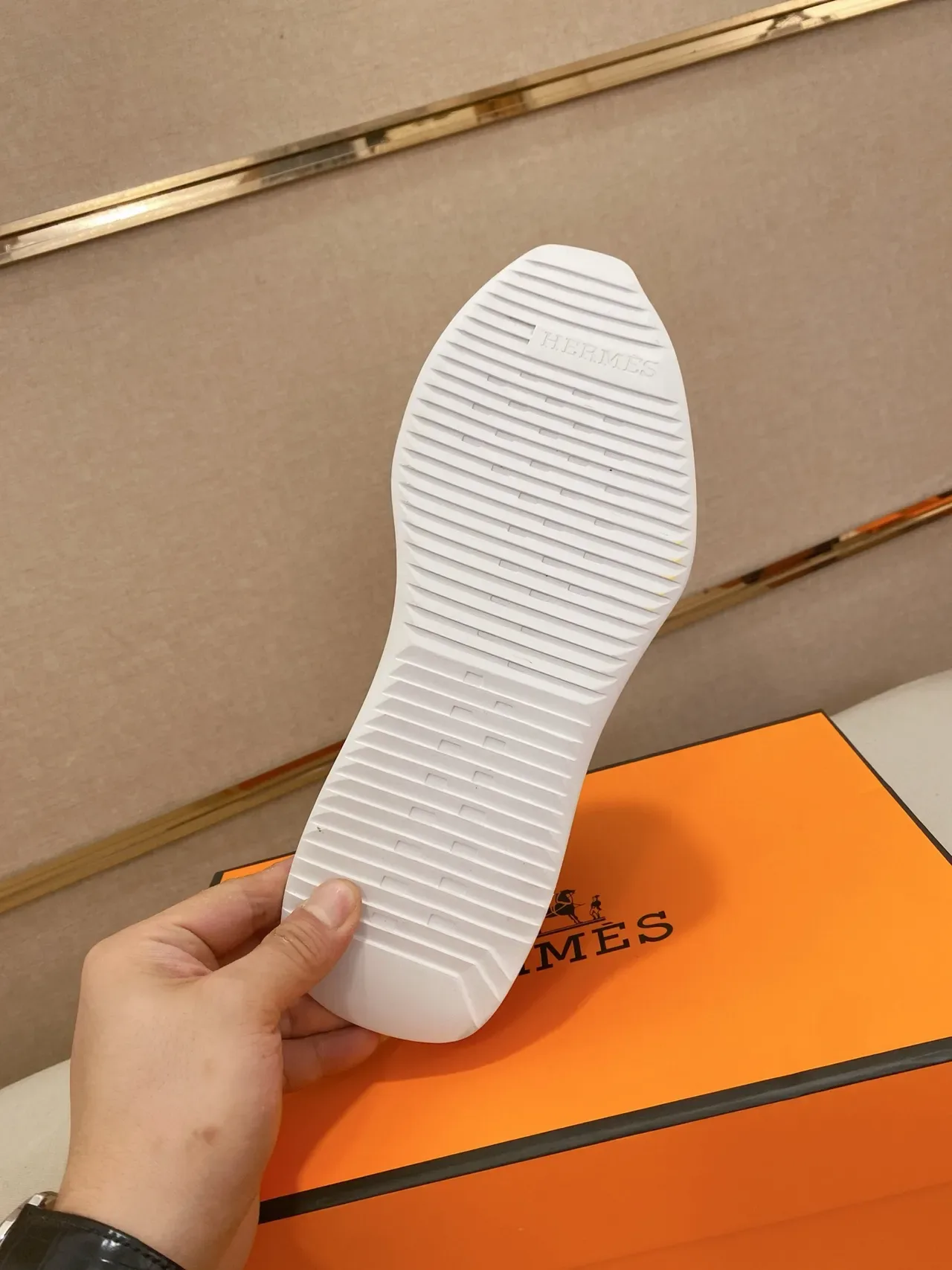 Hermès Low-Top Sneakers Gris Blanc Maille Et Daim 2