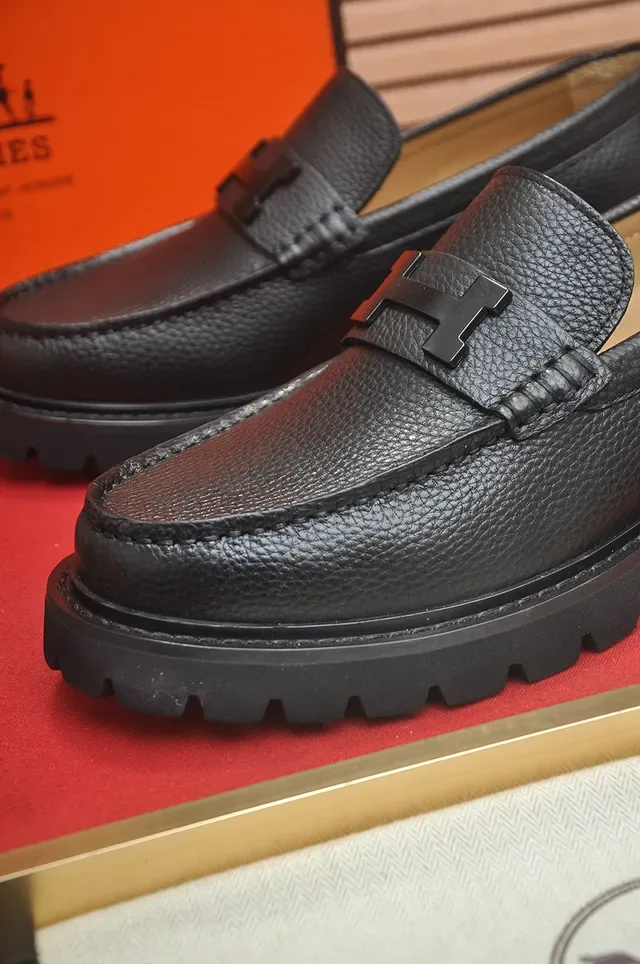 Hermès H-Buckle Mocasín Negro Beige Cuero Granulado Correa 2