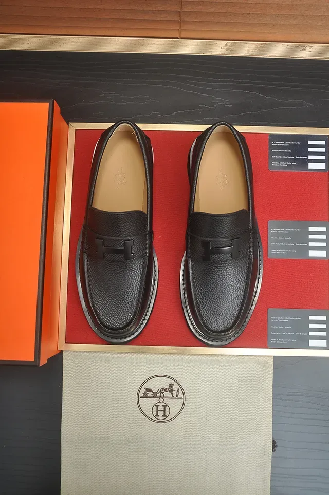 Hermès H-Buckle Mocasín Negro Beige Cuero Granulado Correa 5