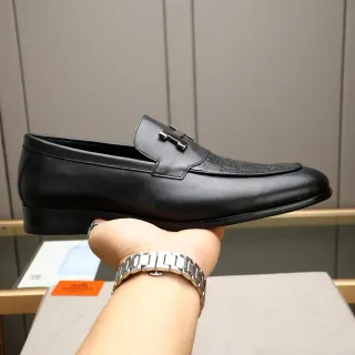 Hermès H-Loafer 黑色压花牛皮尖头乐福鞋