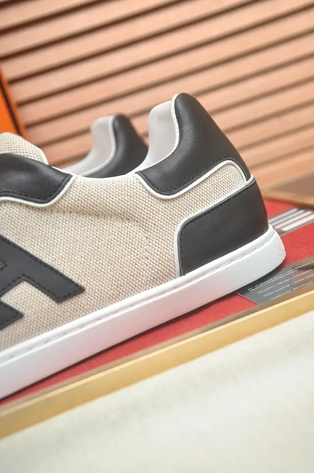 Hermès H-Logo Beige et Noir Lifestyle Sneaker 2