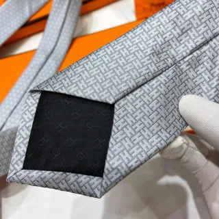 Hermès H Logo Gray Black Woven Pattern Light Base Necktie