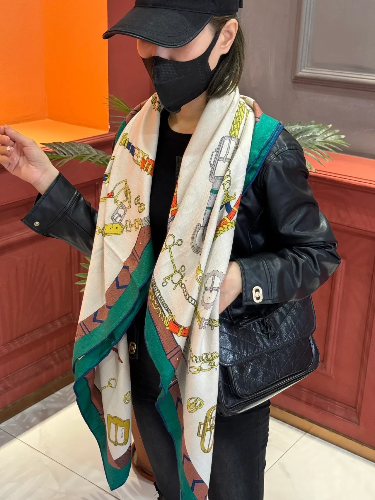 Hermès Les Déchaînés Multicolore Équipement Équestre Écharpe en Soie 3