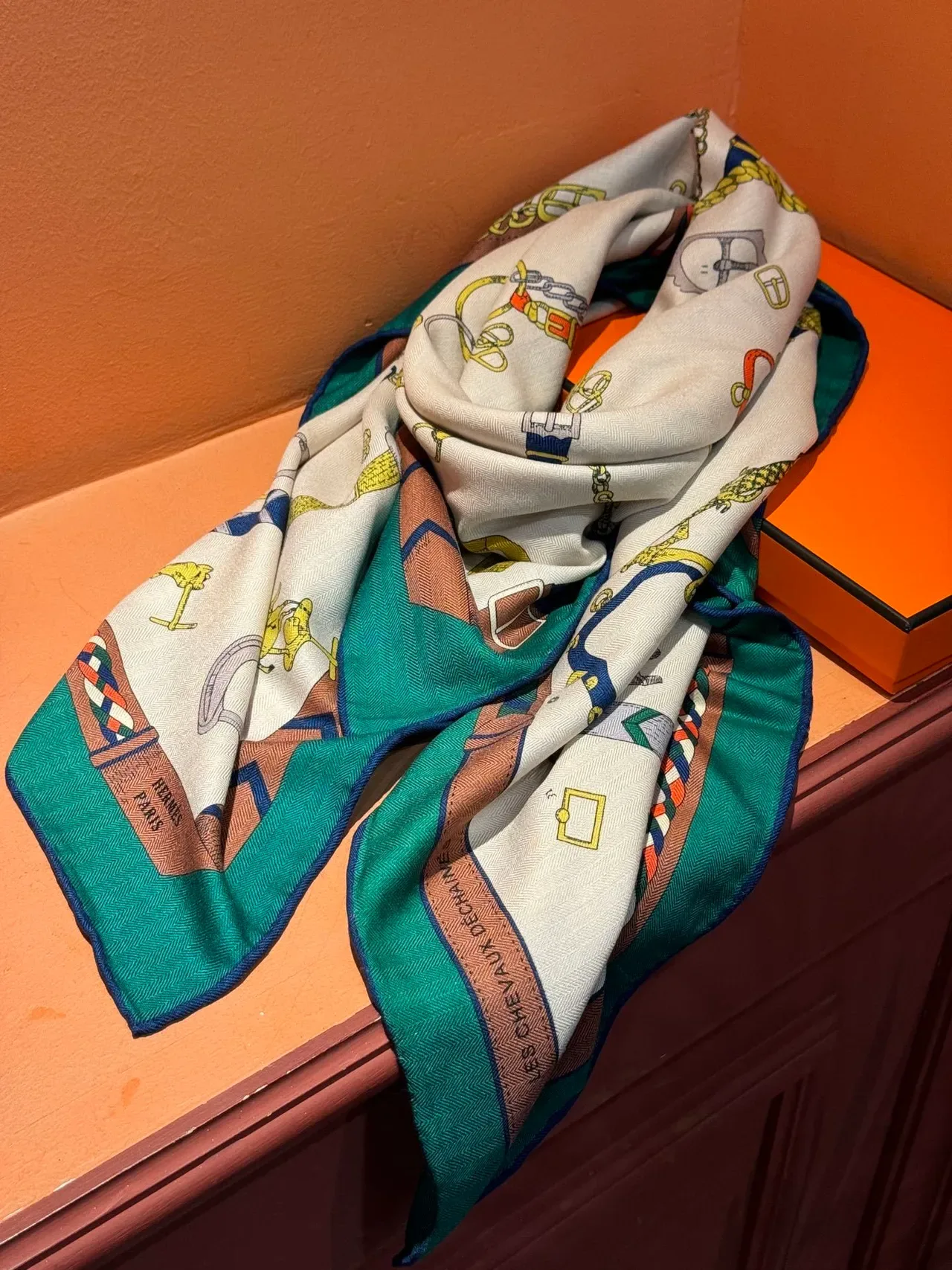 Hermès Les Déchaînés Multicolore Équipement Équestre Écharpe en Soie 8