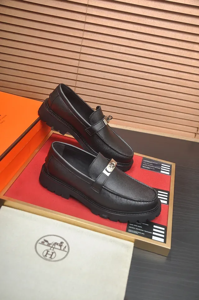 Hermès Oran 黑色银色纹理皮革金属H扣带乐福鞋 4