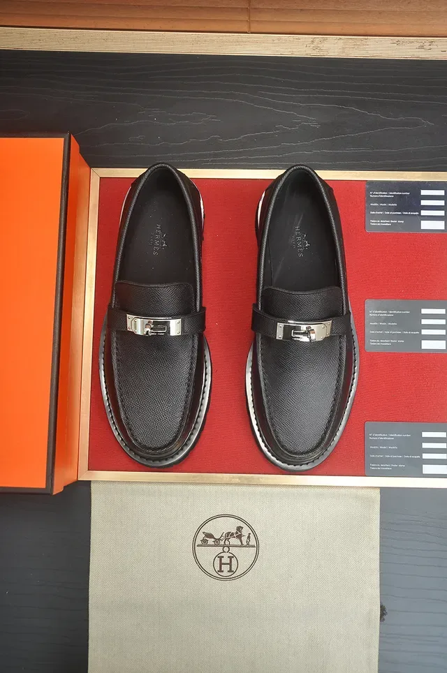 Hermès Oran 黑色银色纹理皮革金属H扣带乐福鞋 5