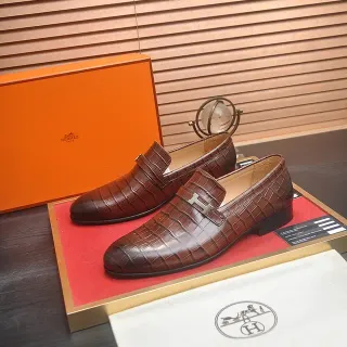 Hermès Oran 棕色银色鳄鱼压花皮革 H 扣带 乐福鞋