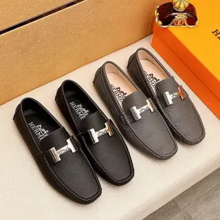 Hermès Oran Loafer 黑色和炭灰色 压花 H 绗缝皮革乐福鞋