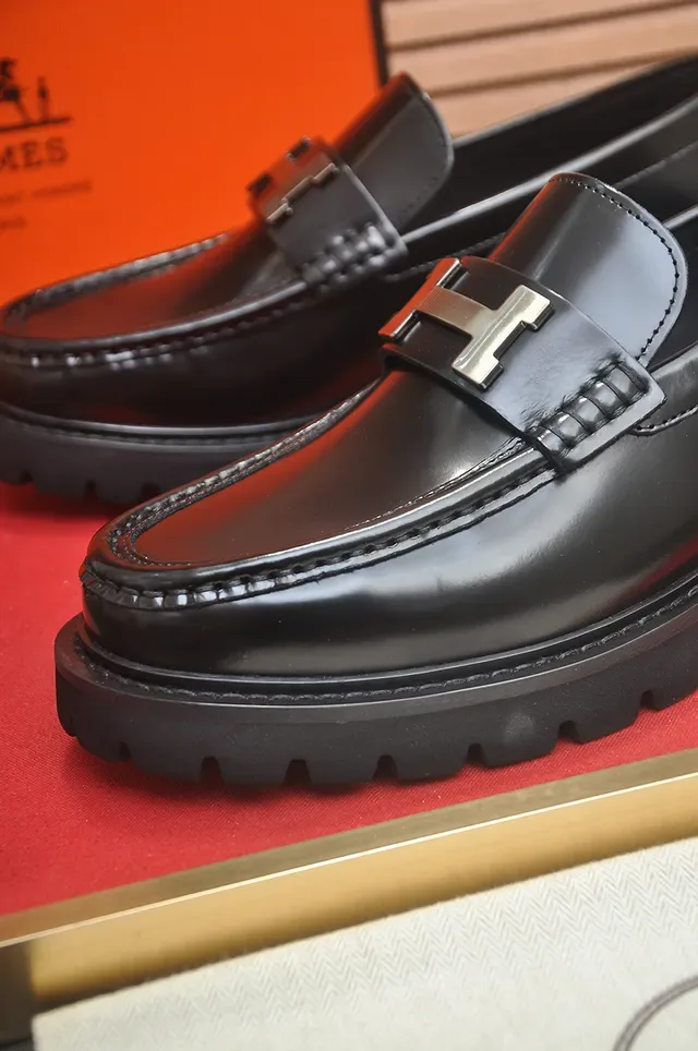 হার্মিস অরান লোফার কালো পলিশড লেদার H-Buckle Lug Sole লোফার 2