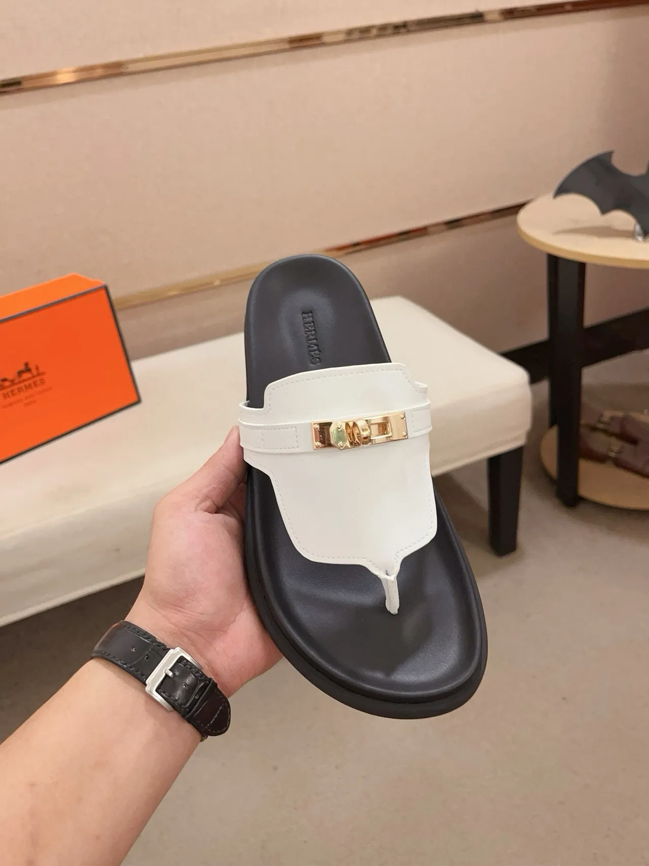 Hermès Oran Sandal White Black Leather T-Strap Gold-Tone H-Link Hardware Slippers 2