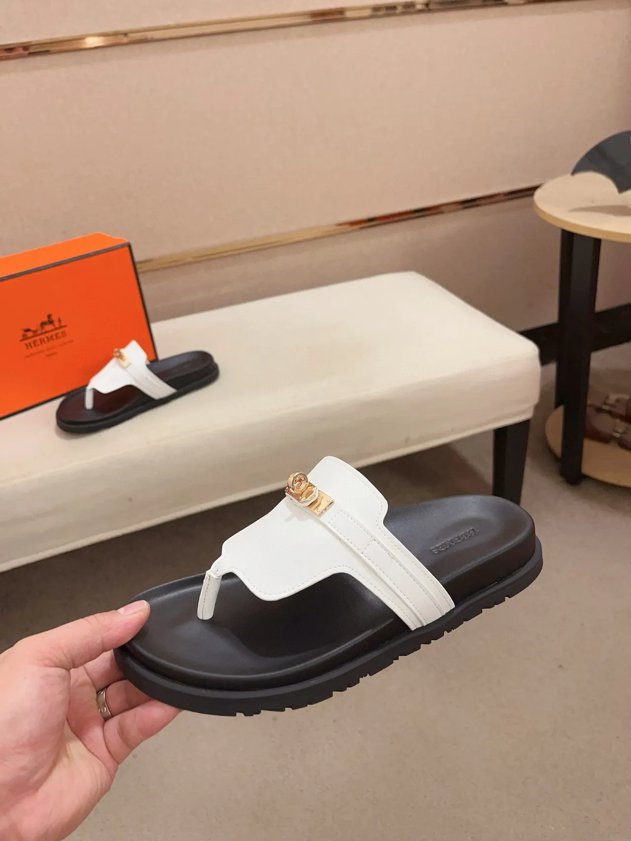 Hermès Oran Sandal White Black Leather T-Strap Gold-Tone H-Link Hardware Slippers 4