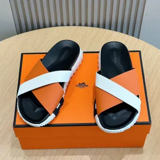 Hermès Oran Slide صنادل جلد برتقالي وأبيض