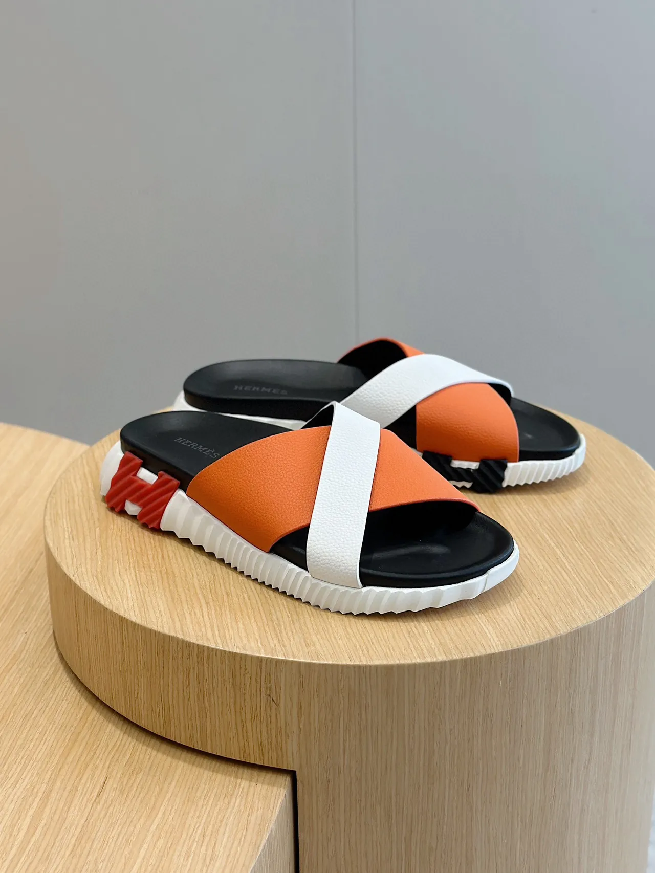 Hermès Oran Slide Orange and White Leather Slippers 3