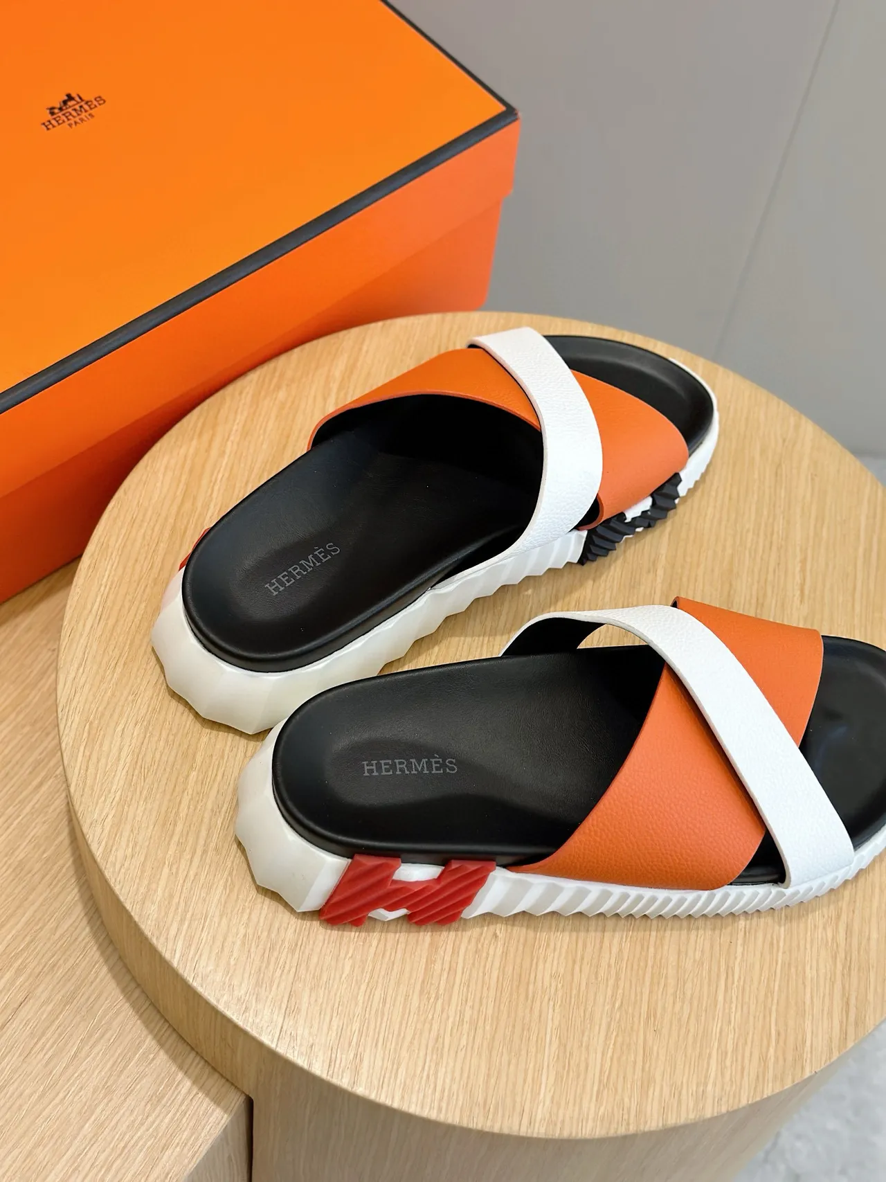 Hermès Oran Slide Orange and White Leather Slippers 6
