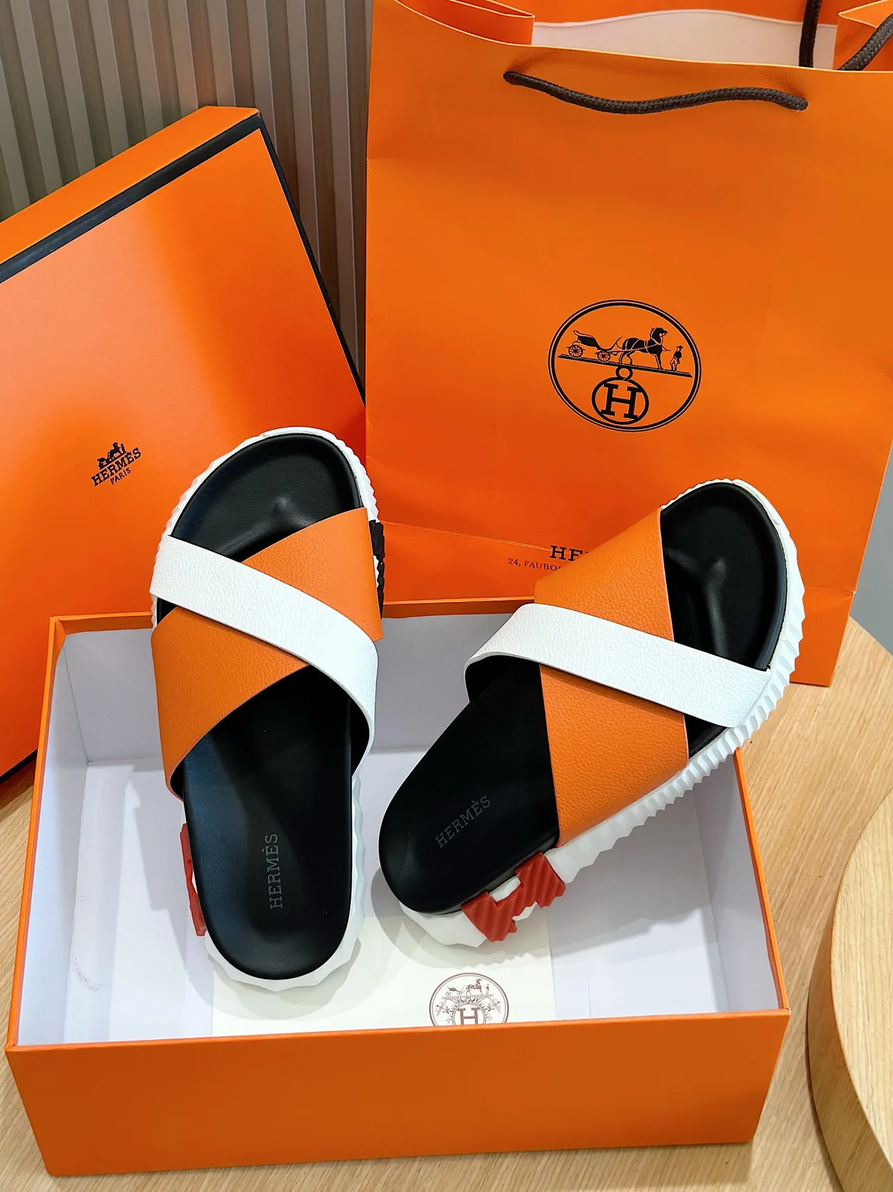 Hermès Oran Slide Orange and White Leather Slippers 8