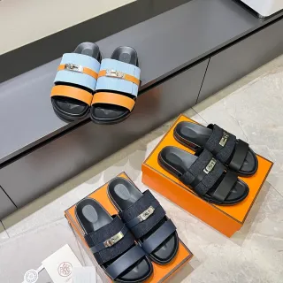 Hermès Oran 牛仔双带金属扣凉鞋