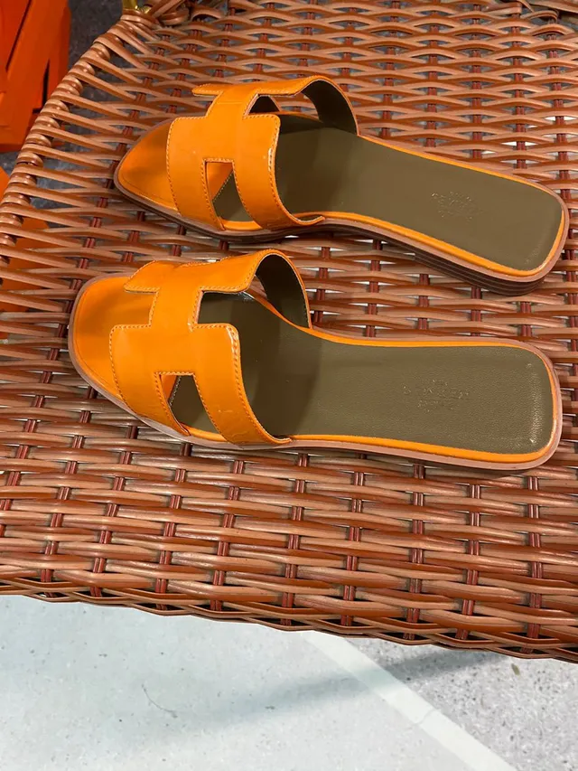 Hermès Orange Brown Glossy Patent Leather H-Shaped Strap Slippers 4