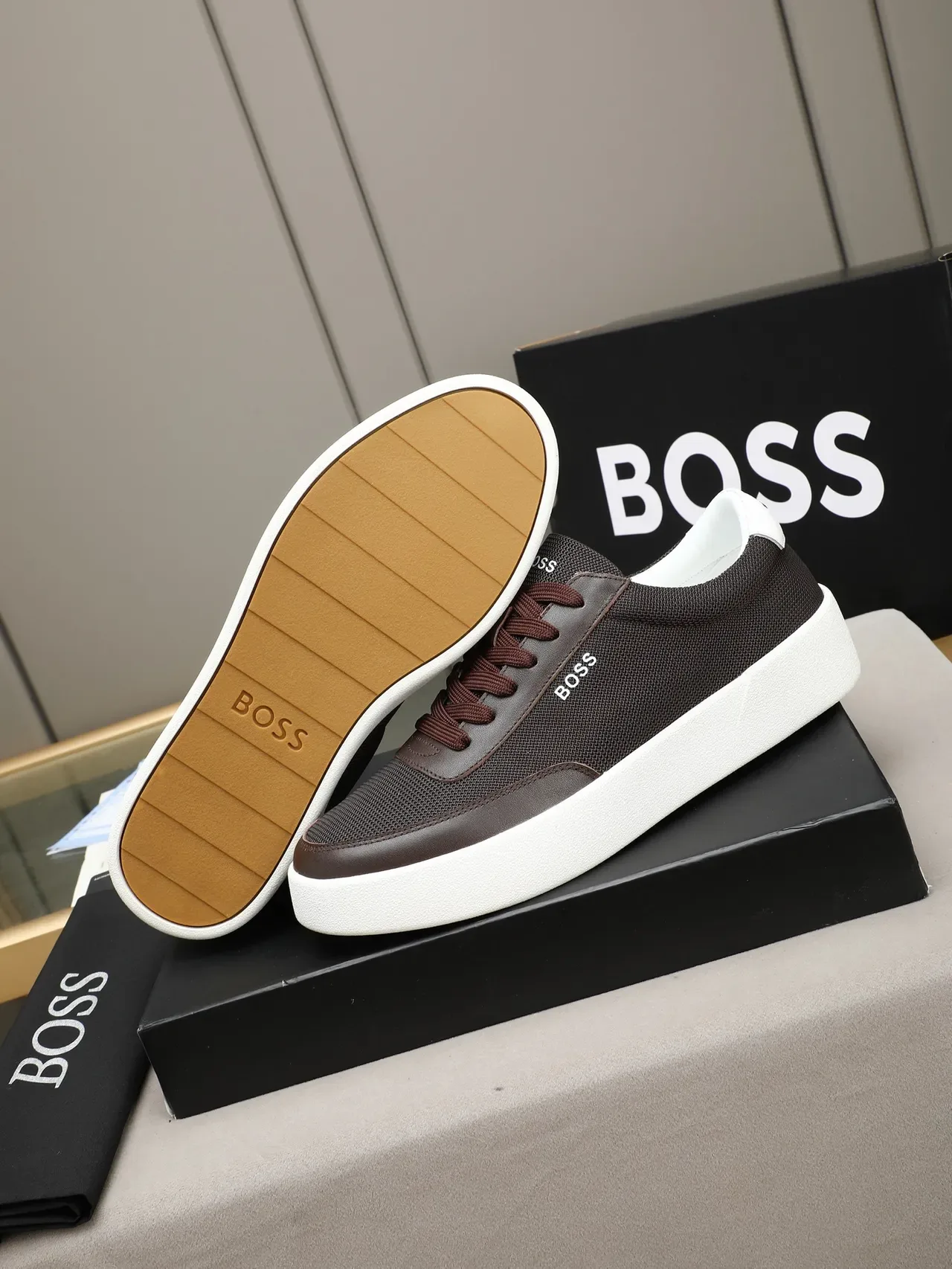 Hugo Boss Sneakers noires et brunes avec tige en maille et cuir semelle plateforme 5