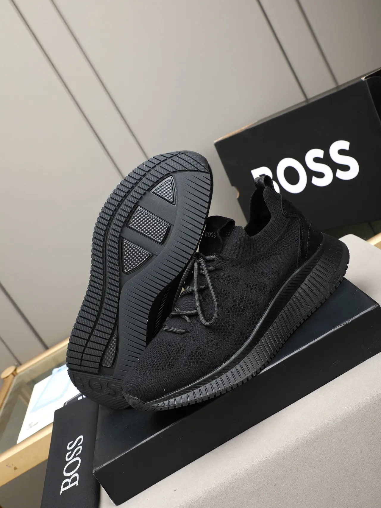 Hugo Boss 黑色针织系带休闲运动鞋 5