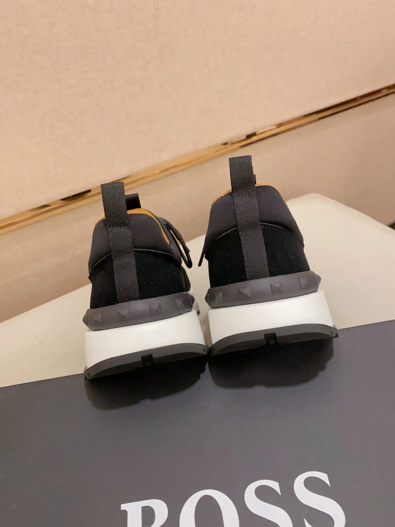 Hugo Boss Sneakers noir blanc daim upper oversized plateforme chunky sneakers 8
