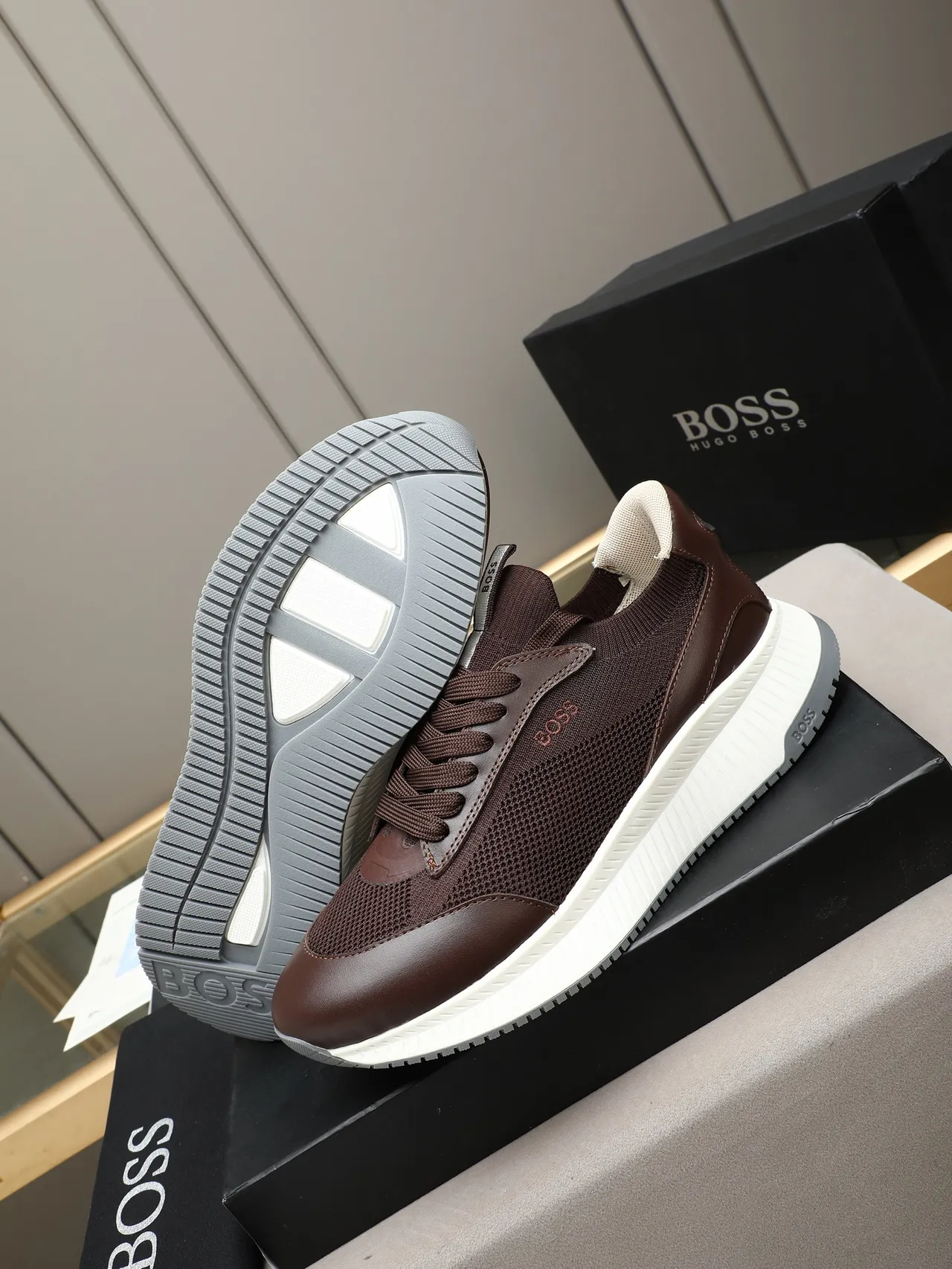 Hugo Boss Sneakers Lifestyle en Tricot et Cuir Marron 4