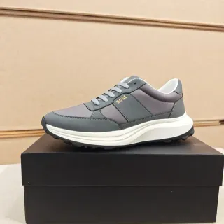 Hugo Boss ग्रे व्हाइट मिक्स्ड मटेरियल लेयरड अपर चंकी सोल स्नीकर