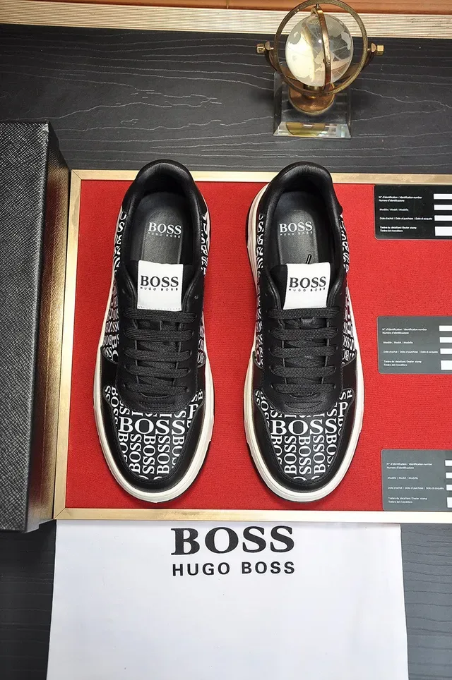 Hugo Boss मोनोग्राम-प्रिंट काला और सफेद लाइफस्टाइल स्नीकर 8