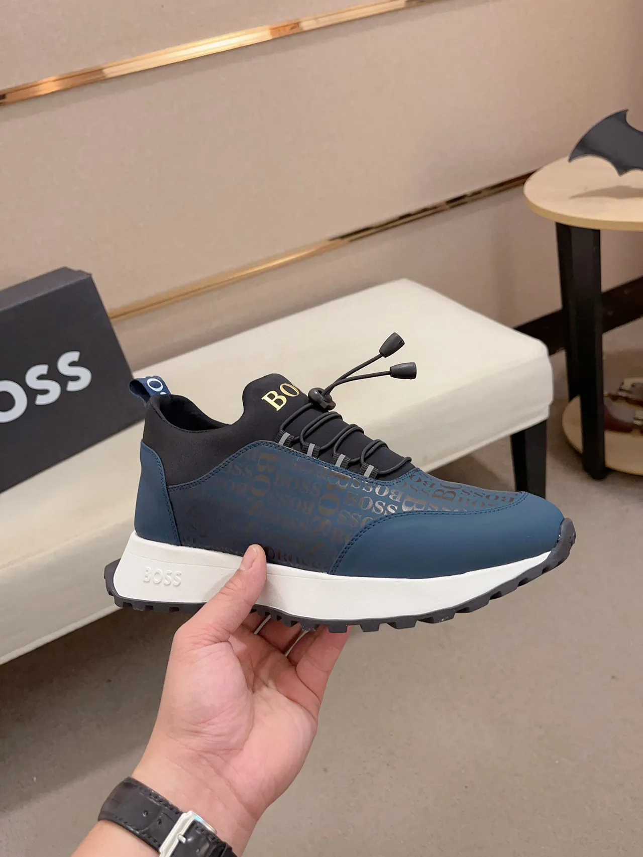 Hugo Boss Monogrammed Tênis Lifestyle Azul e Preto Bungee-Lace 4