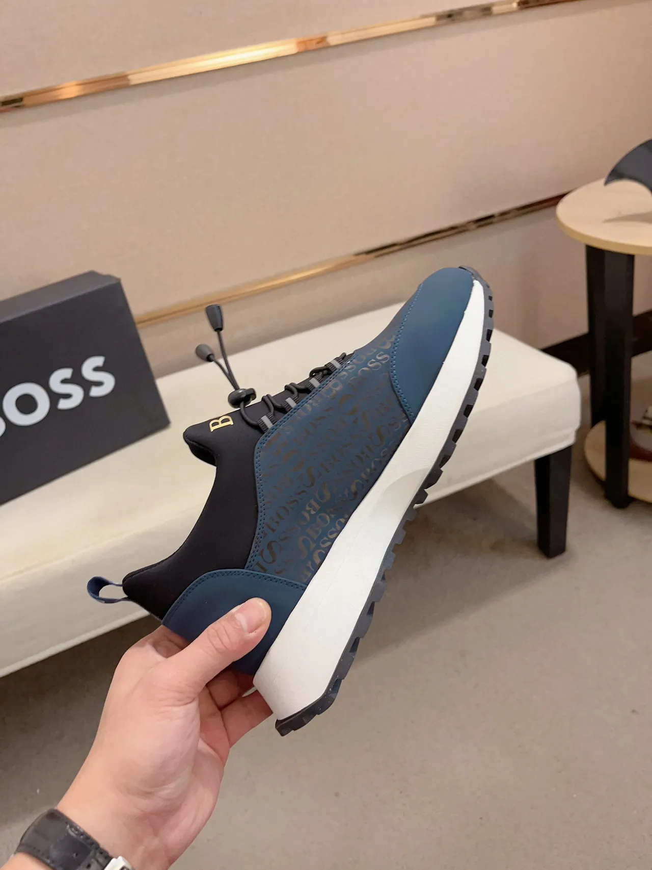 Hugo Boss Monogrammed Tênis Lifestyle Azul e Preto Bungee-Lace 5