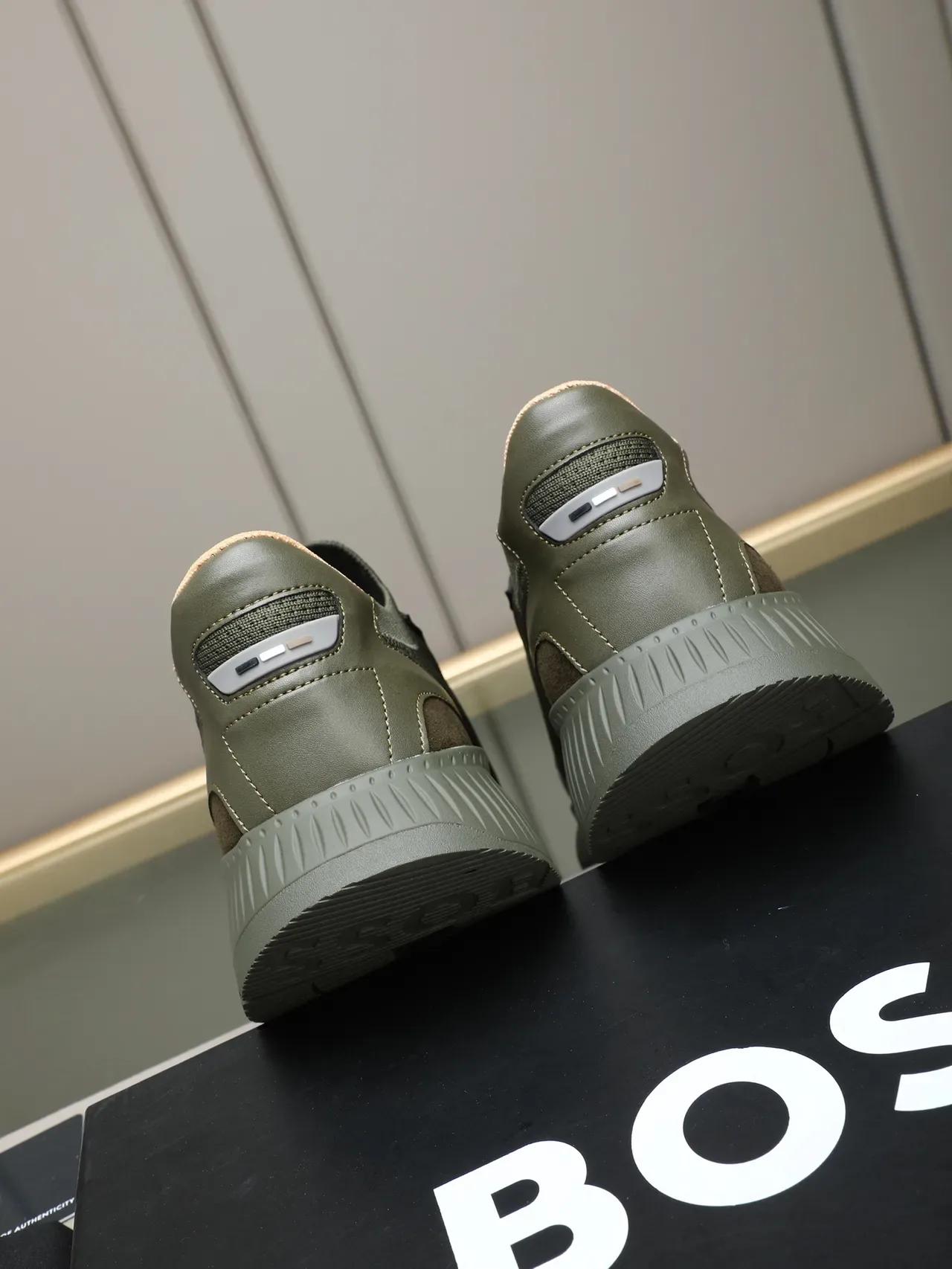 Hugo Boss 橄榄色针织网面生活方式运动鞋 3