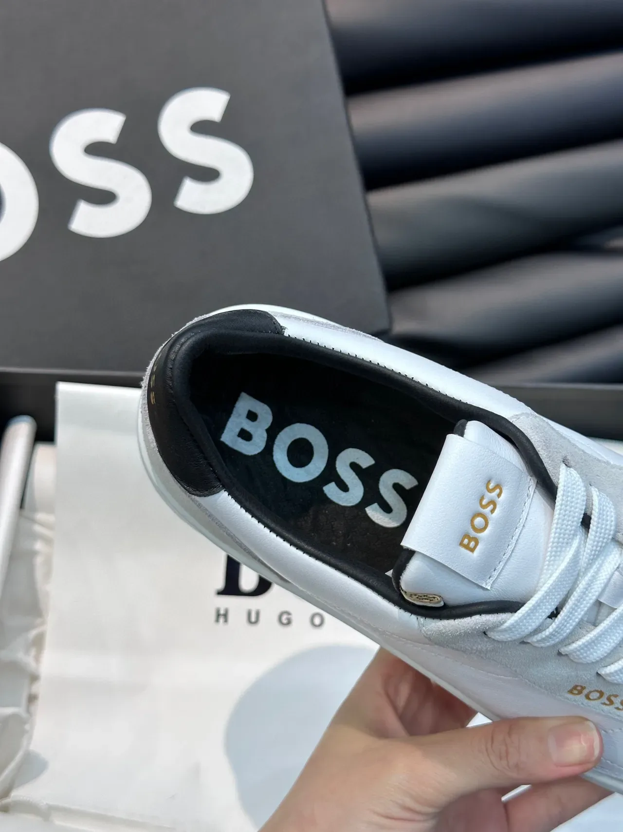 Hugo Boss 白色和灰色低帮生活方式运动鞋 2