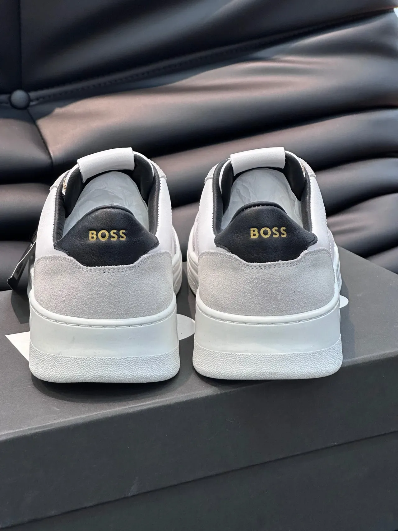 Hugo Boss 白色和灰色低帮生活方式运动鞋 4