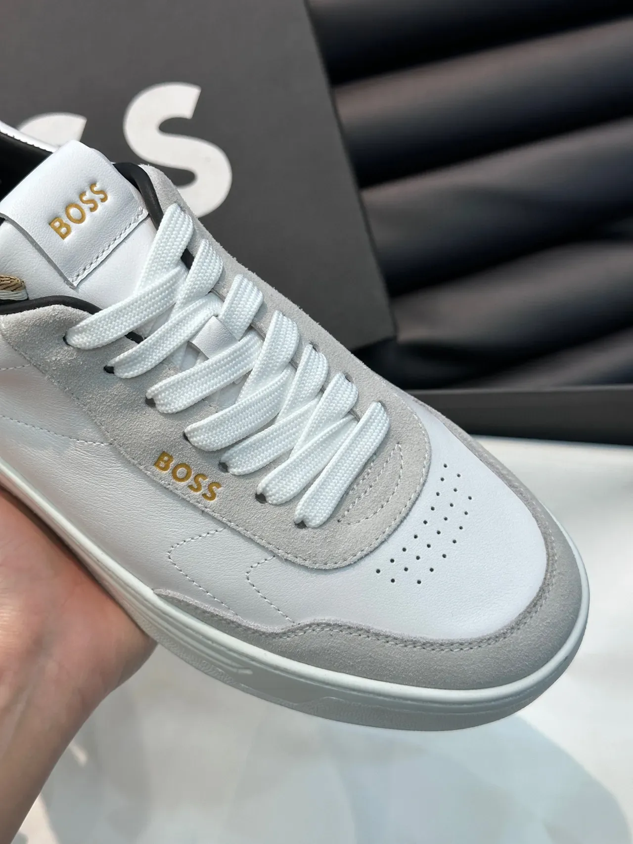 Hugo Boss 白色和灰色低帮生活方式运动鞋 5