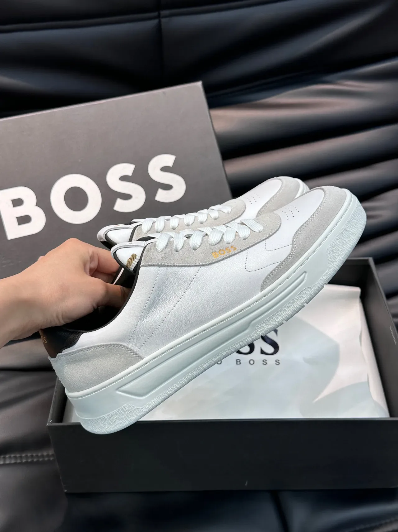 Hugo Boss 白色和灰色低帮生活方式运动鞋 6