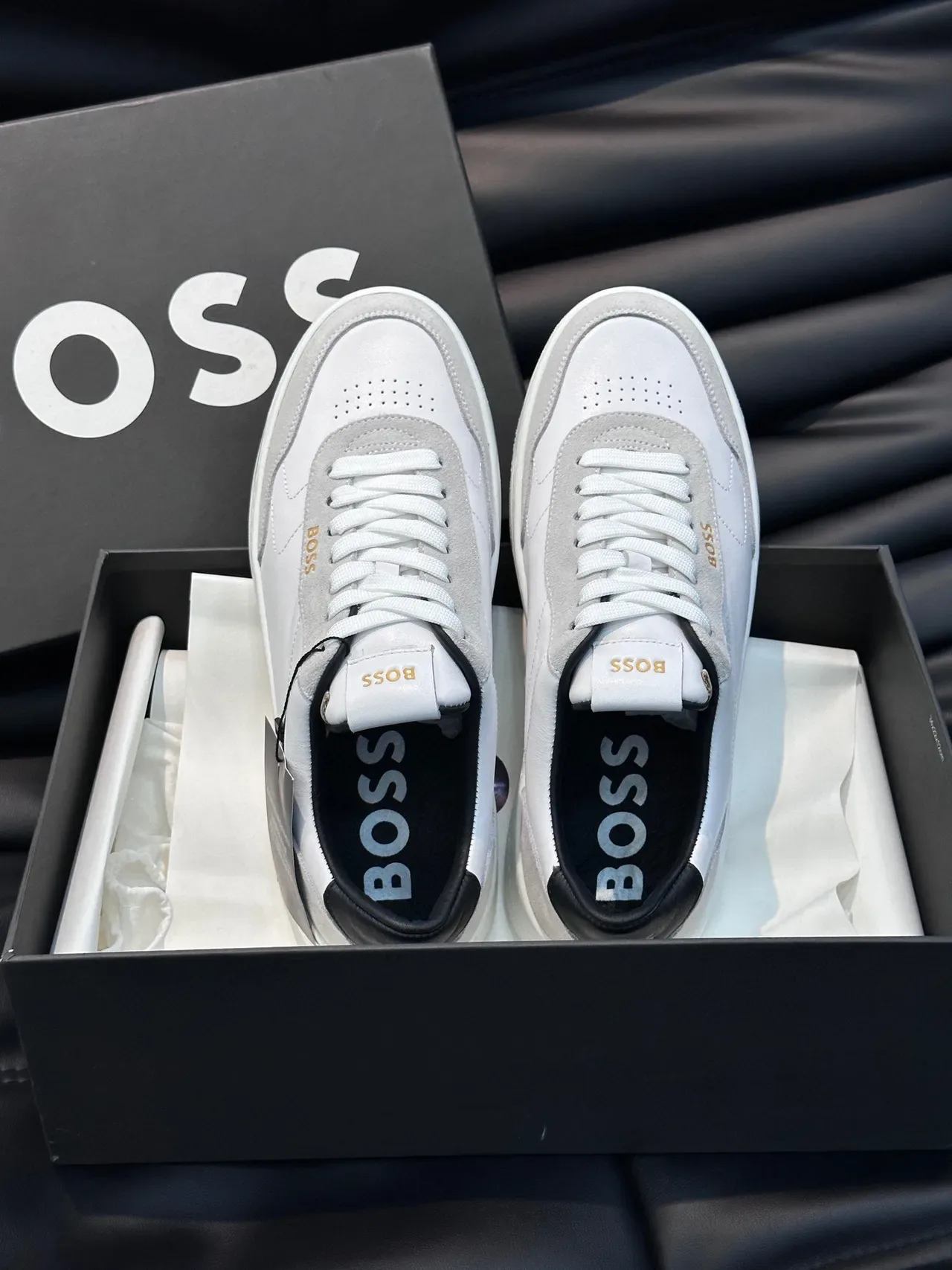 Hugo Boss 白色和灰色低帮生活方式运动鞋 7
