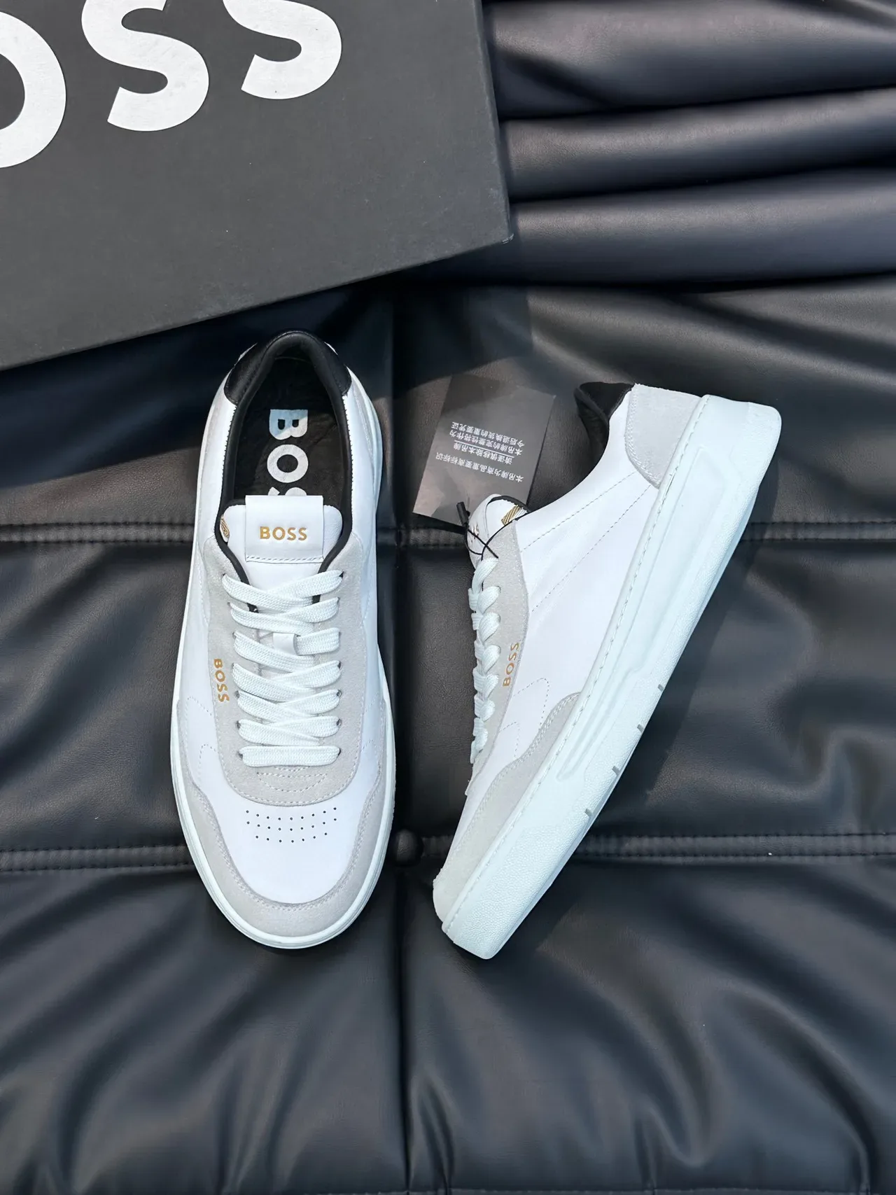 Hugo Boss 白色和灰色低帮生活方式运动鞋 9