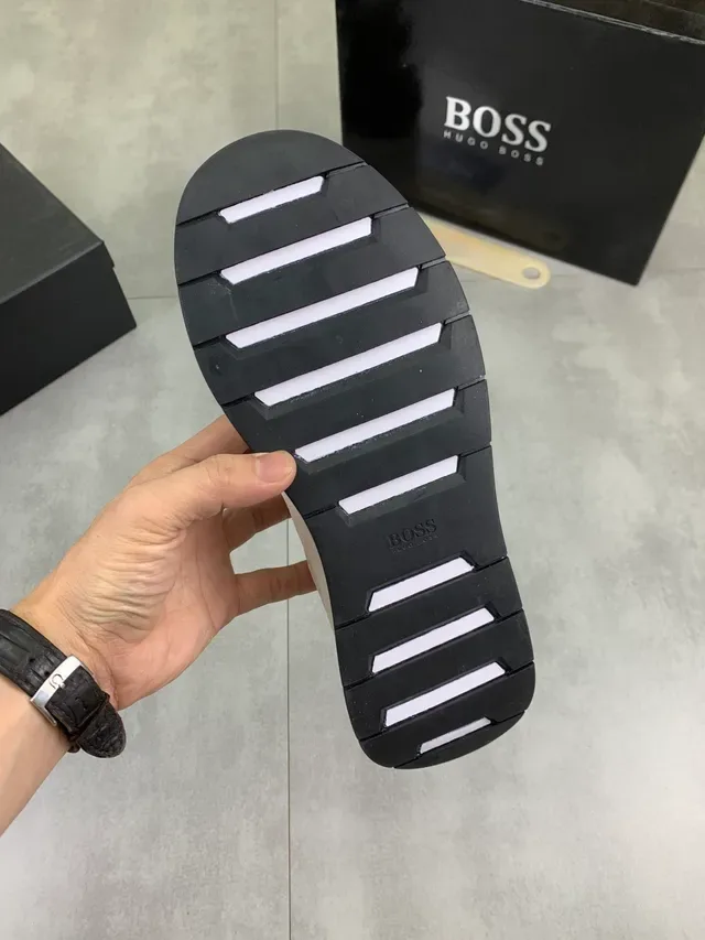 Hugo Boss Chaussure lifestyle slip-on blanche avec monogramme embossé 2