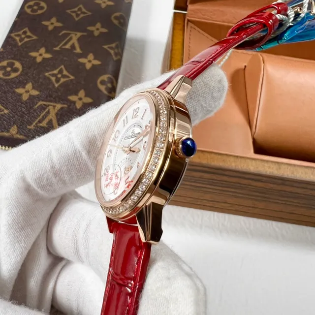 Jaeger-LeCoultre রেন্ডেজ-ভিউ ডায়মন্ড বেজেল লাল আলিগেটর স্ট্র্যাপ মেকানিক্যাল ওয়াচ 6