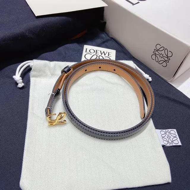 Loewe Anagram Belt 黑色金色窄版白色对比缝线皮带 2