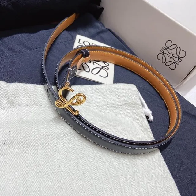 Loewe Anagram Belt 黑色金色窄版白色对比缝线皮带 3