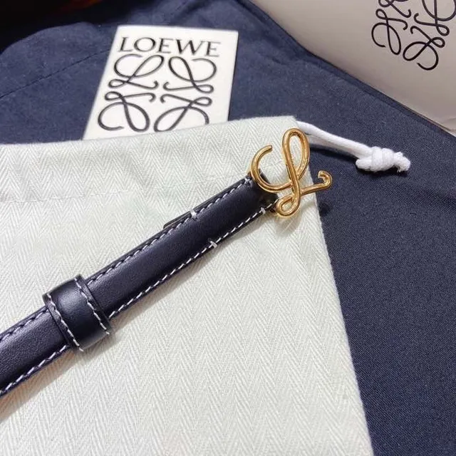 Loewe Anagram Belt 黑色金色窄版白色对比缝线皮带 7