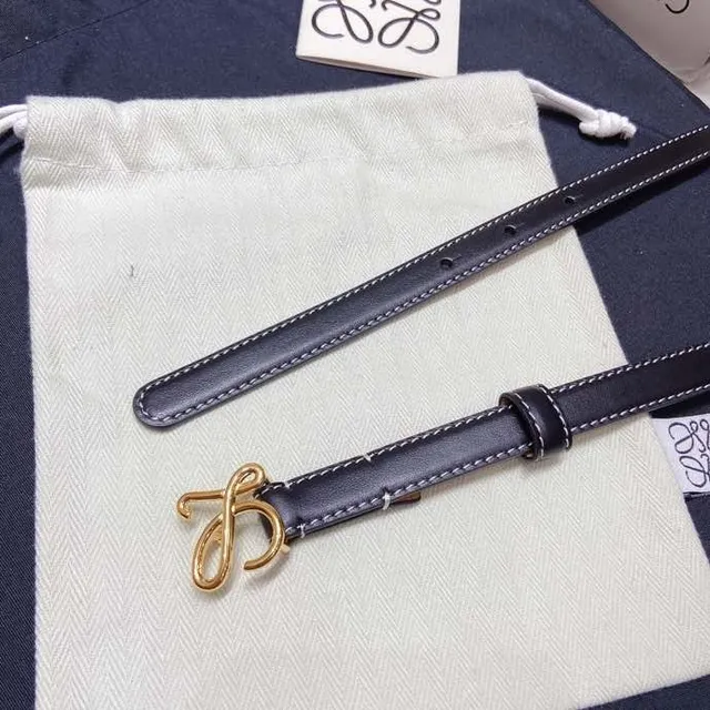 Loewe Anagram Belt 黑色金色窄版白色对比缝线皮带 8