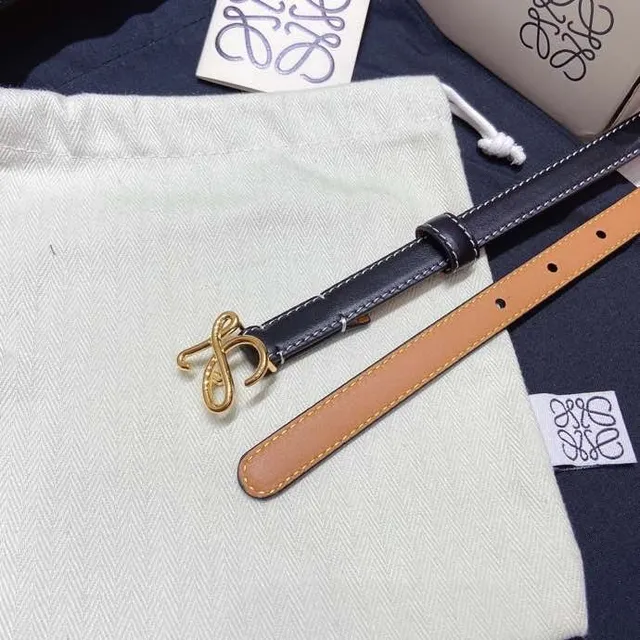 Loewe Anagram Belt 黑色金色窄版白色对比缝线皮带 9
